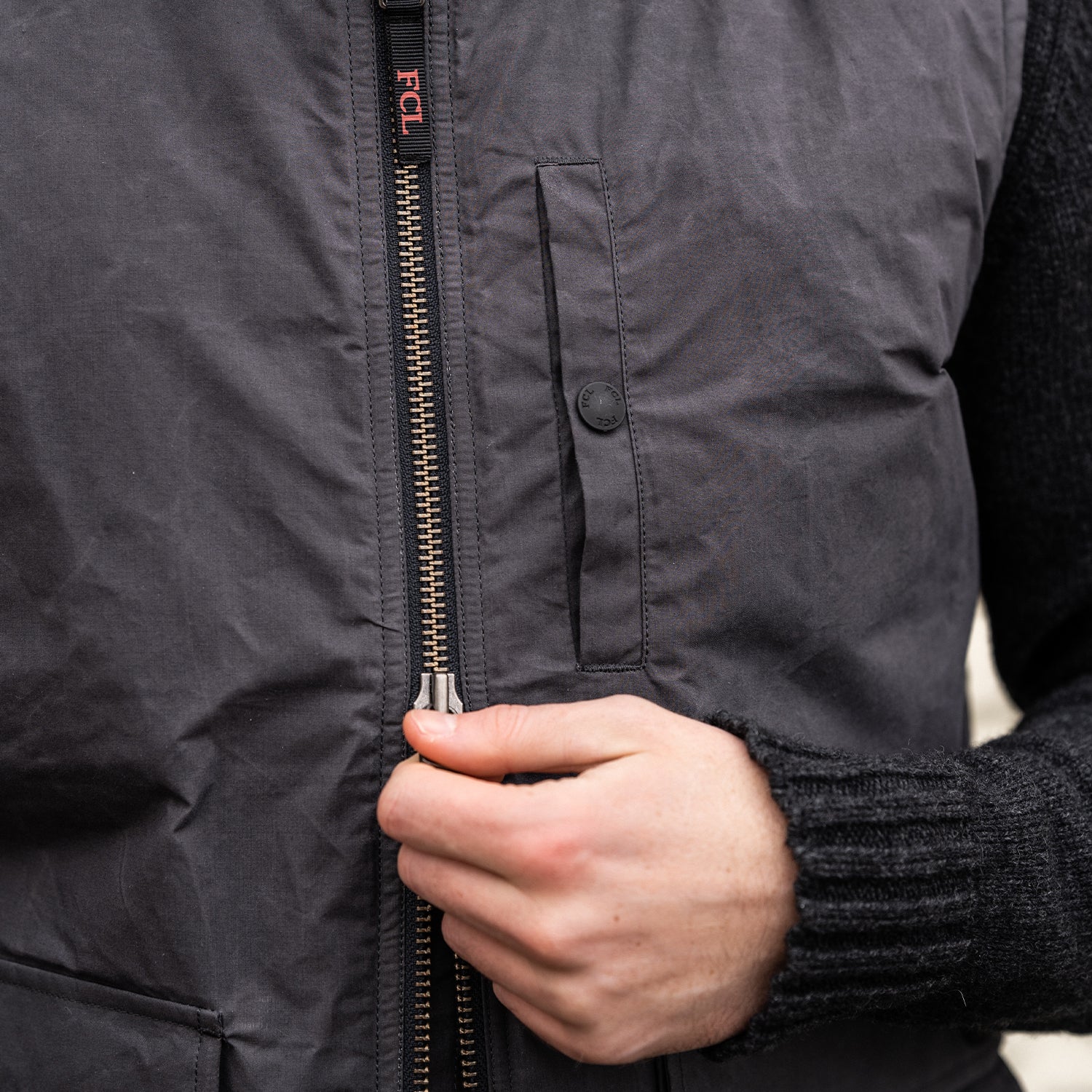 TITAN VEST